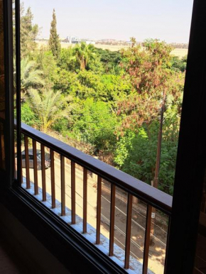 Panorama Apartment close to Cairo Intl airport with free pickup and dropoff airport limousine免費豪華轎車機場接送服務 شقة بانوراما تطل على مطار القاهرة الدولي مع توصيل مجاني